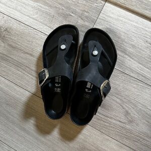 Birkenstock Black oiled leather Gizeh sandal.   Size 39